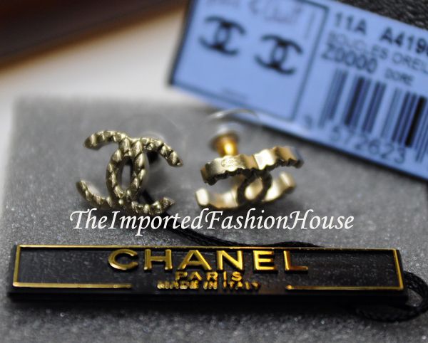 AUTHENTIC CHANEL CLASSIC QUILTED LARGE CC LOGO GOLD STUD POST EARRINGS 